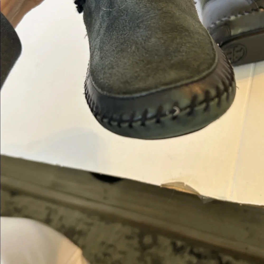 TORY BURCH OLIVE GREEN / BLACK SUEDE AND LEATHER KNEE LENGTY BOOTS SZ 2 GIRLS